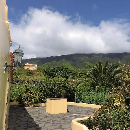 Casitas Armary, En San Isidro, * Brena Alta